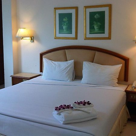 Smile Inn Patong Exterior photo
