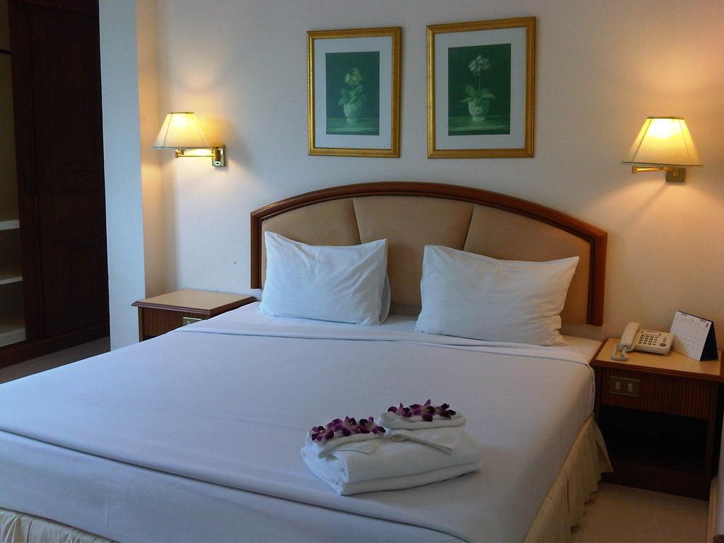 Smile Inn Patong Exterior photo