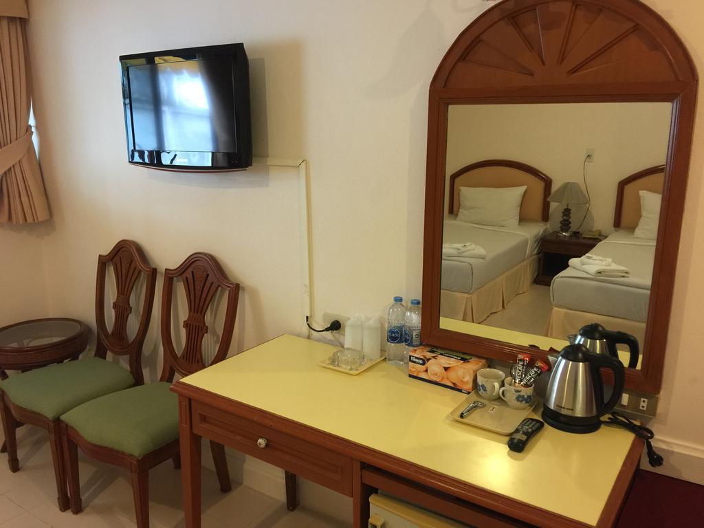 Smile Inn Patong Exterior photo
